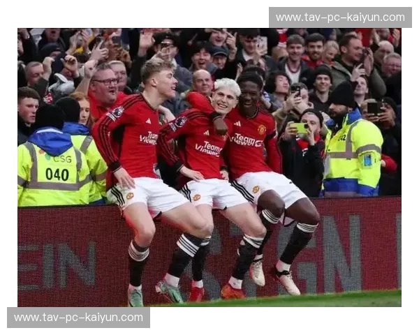 梦幻豪门的宿命交响：当巴萨遇见曼联，绿茵场上的永恒史诗